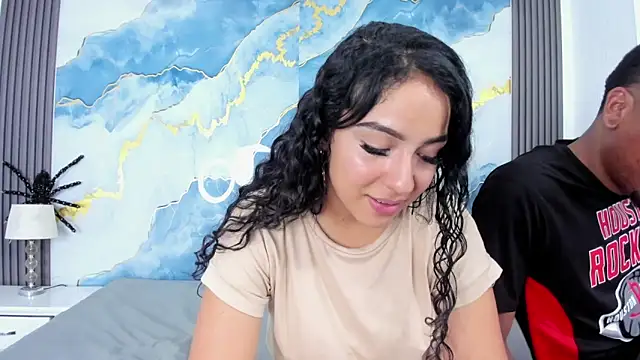 Snapshot of Kylieandjhonny chatting on October 28, 7:46 pm Kylieandjhonny online show from October 28, 7:46 pm