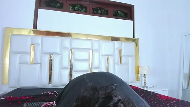 Snapshot of Kylieandjhonny chatting on February 15, 6:23 pm Kylieandjhonny online show from February 15, 6:23 pm