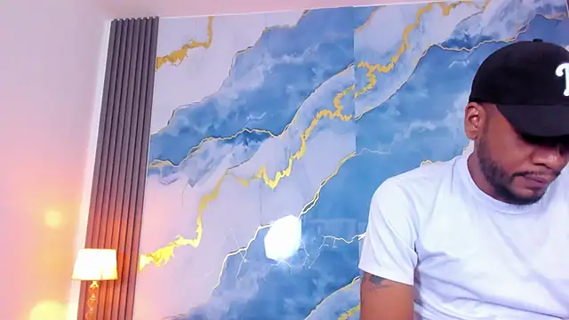 Snapshot of Kylieandjhonny chatting on February 13, 7:36 pm Kylieandjhonny online show from February 13, 7:36 pm