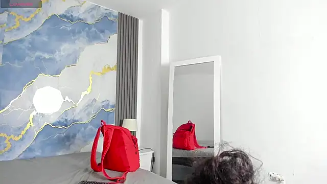 Snapshot of Kylieandjhonny chatting on December 3, 9:47 pm Kylieandjhonny online show from December 3, 9:47 pm