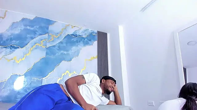 Snapshot of Kylieandjhonny chatting on February 20, 8:22 pm Kylieandjhonny online show from February 20, 8:22 pm