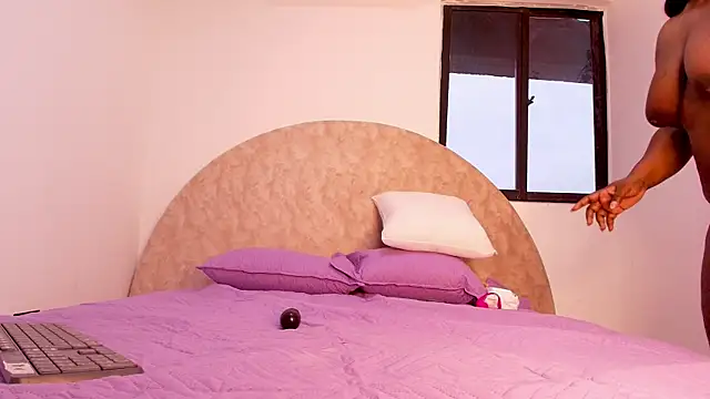 Snapshot of _ebony-queen_ chatting on November 10, 12:54 pm ebony-queen online show from November 10, 12:54 pm