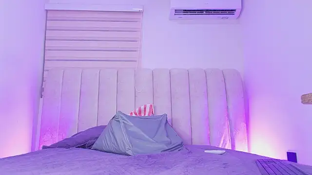  ebony-queen  online show from February 15, 3:07 am