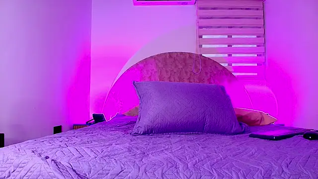 Snapshot of _ebony-queen_ chatting on November 22, 12:04 pm ebony-queen online show from November 22, 12:04 pm