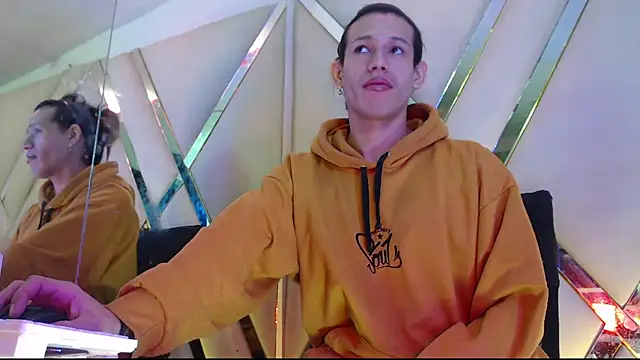 Snapshot of StefyFerrer chatting on October 26, 2:34 am StefyFerrer online show from October 26, 2:34 am