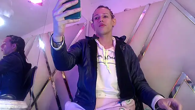 Snapshot of StefyFerrer chatting on November 30, 2:01 am StefyFerrer online show from November 30, 2:01 am