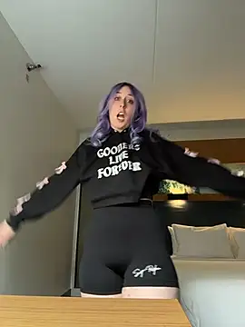 ursluttygf online show from April 10, 10:06 pm