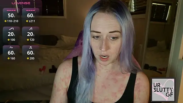 Snapshot of ursluttygf chatting on May 16, 6:18 pm ursluttygf online show from May 16, 6:18 pm