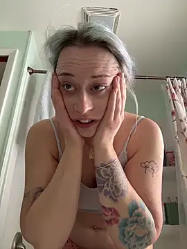 ursluttygf online show from February 6, 3:52 pm