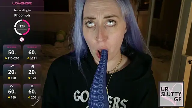 Snapshot of ursluttygf chatting on May 31, 4:07 am ursluttygf online show from May 31, 4:07 am