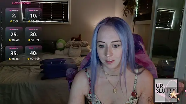 Snapshot of ursluttygf chatting on May 30, 4:01 pm ursluttygf online show from May 30, 4:01 pm