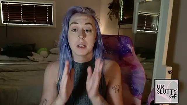 Snapshot of ursluttygf chatting on June 2, 3:01 pm ursluttygf online show from June 2, 3:01 pm
