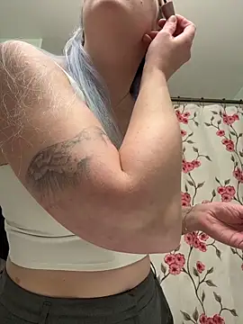 ursluttygf online show from February 6, 3:46 am