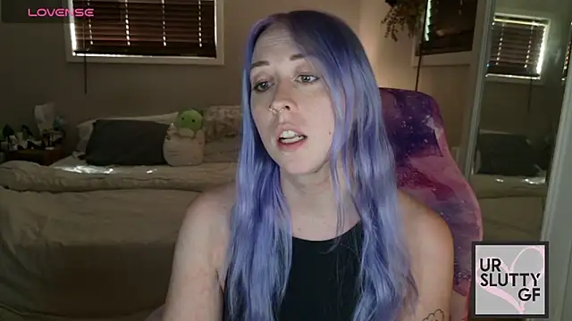 Snapshot of ursluttygf chatting on May 29, 3:07 pm ursluttygf online show from May 29, 3:07 pm