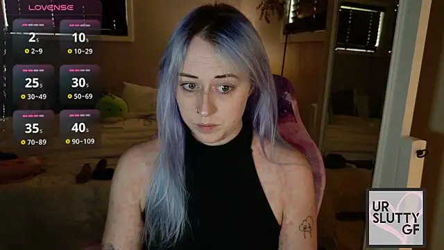Snapshot of ursluttygf chatting on May 19, 3:19 pm ursluttygf online show from May 19, 3:19 pm