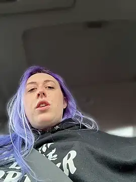 ursluttygf online show from April 12, 8:12 pm