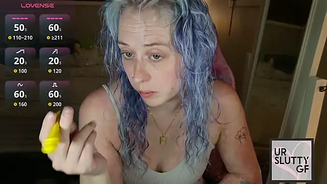 Snapshot of ursluttygf chatting on June 5, 2:16 am ursluttygf online show from June 5, 2:16 am