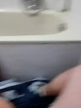 Snapshot of manuel9428 chatting on January 12, 1:58 pm manuel9428 online show from January 12, 1:58 pm