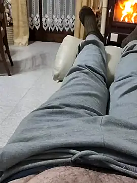 Snapshot of manuel9428 chatting on February 5, 8:57 pm manuel9428 online show from February 5, 8:57 pm