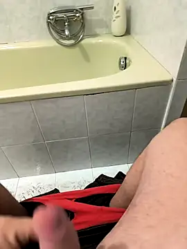 Snapshot of manuel9428 chatting on November 15, 6:12 pm manuel9428 online show from November 15, 6:12 pm