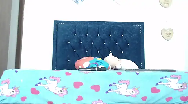 Snapshot of QueenSquirt_ chatting on February 17, 7:44 pm QueenSquirt online show from February 17, 7:44 pm