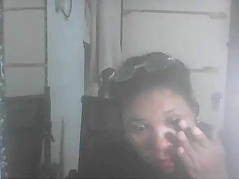 Snapshot of hotwet_mama4uxx chatting on October 3, 6:37 am hotwet mama4uxx online show from October 3, 6:37 am