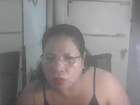 Snapshot of hotwet_mama4uxx chatting on October 10, 2:07 pm hotwet mama4uxx online show from October 10, 2:07 pm