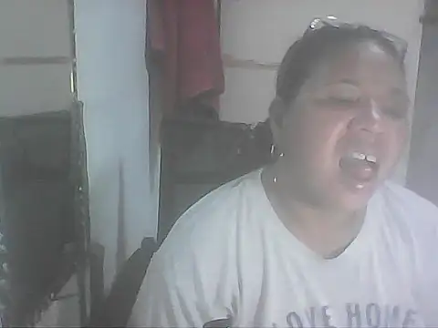 Snapshot of hotwet_mama4uxx chatting on October 19, 12:30 pm hotwet mama4uxx online show from October 19, 12:30 pm
