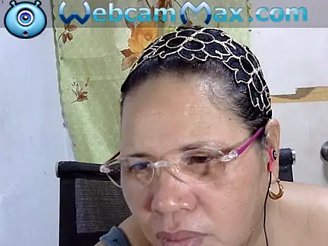 hotwet mama4uxx online show from March 6, 6:52 am