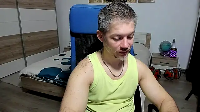 Snapshot of RobbyShawz chatting on January 14, 5:22 am RobbyShawz online show from January 14, 5:22 am