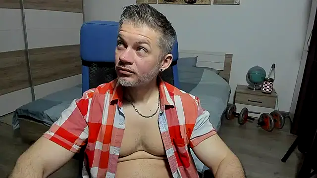 RobbyShawz online show from April 3, 4:52 am