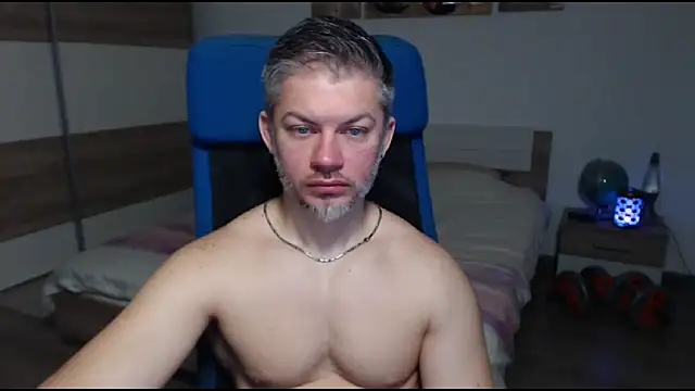Snapshot of RobbyShawz chatting on March 8, 5:38 am RobbyShawz online show from March 8, 5:38 am