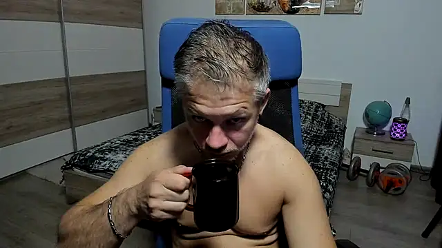 Snapshot of RobbyShawz chatting on July 14, 4:06 am RobbyShawz online show from July 14, 4:06 am