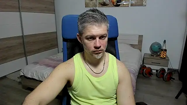 Snapshot of RobbyShawz chatting on February 5, 7:48 am RobbyShawz online show from February 5, 7:48 am