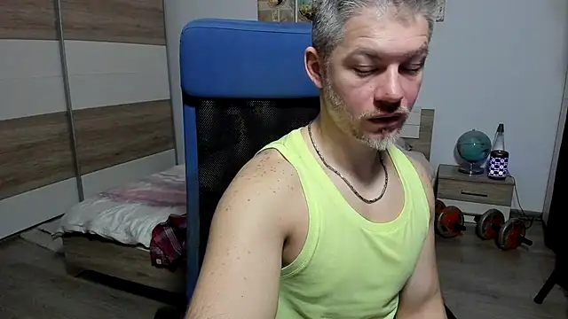 Snapshot of RobbyShawz chatting on February 3, 6:40 am RobbyShawz online show from February 3, 6:40 am