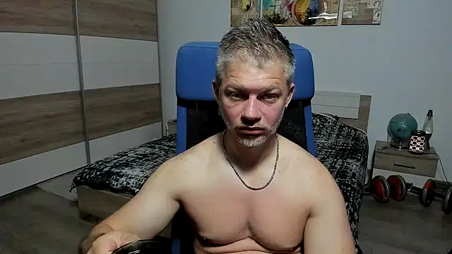Snapshot of RobbyShawz chatting on June 24, 4:44 am RobbyShawz online show from June 24, 4:44 am
