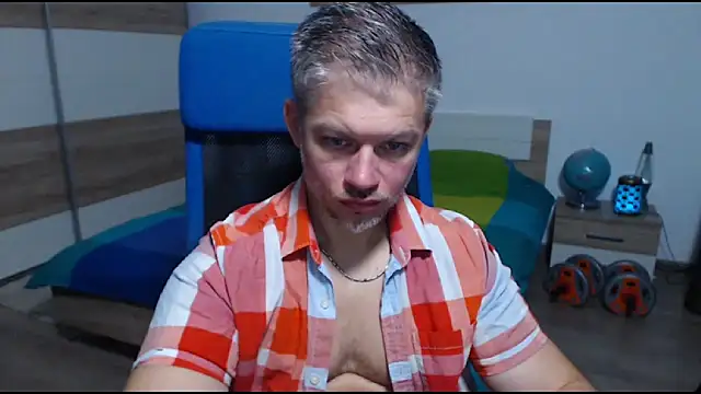 Snapshot of RobbyShawz chatting on October 5, 4:47 am RobbyShawz online show from October 5, 4:47 am