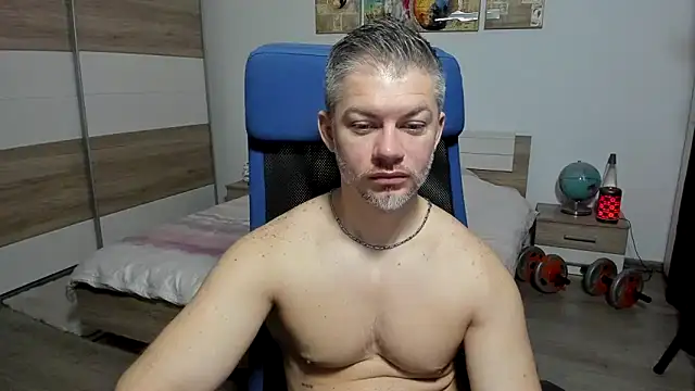 Snapshot of RobbyShawz chatting on February 1, 5:38 am RobbyShawz online show from February 1, 5:38 am