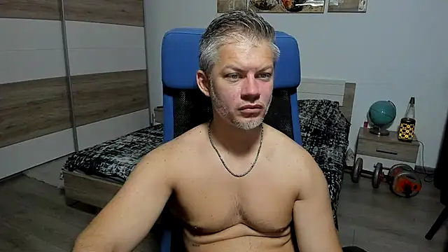 Snapshot of RobbyShawz chatting on July 11, 4:57 am RobbyShawz online show from July 11, 4:57 am