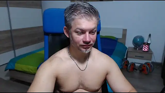 Snapshot of RobbyShawz chatting on October 13, 4:03 am RobbyShawz online show from October 13, 4:03 am