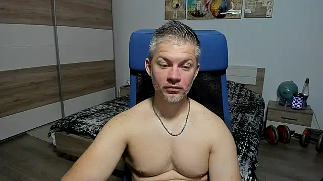 Snapshot of RobbyShawz chatting on June 23, 4:10 am RobbyShawz online show from June 23, 4:10 am