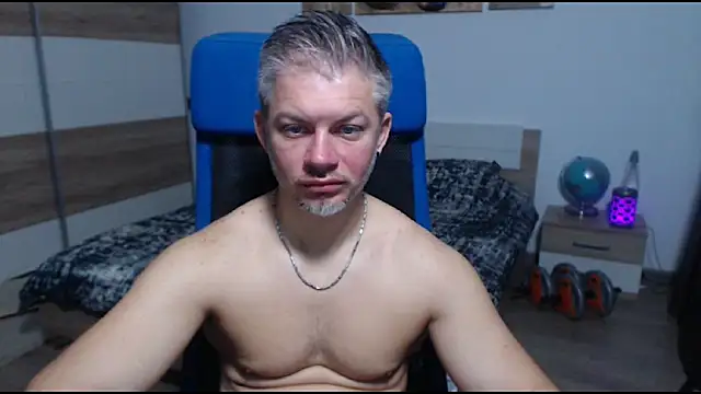 RobbyShawz online show from November 12, 7:45 am