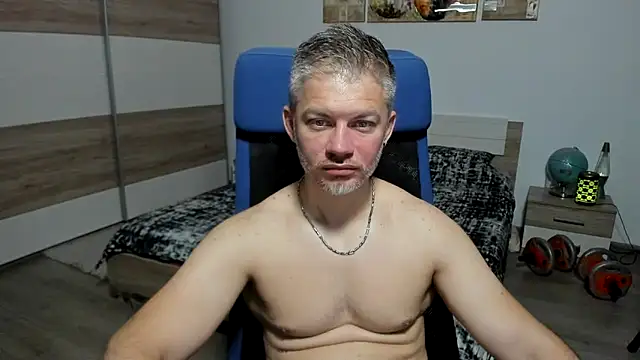 Snapshot of RobbyShawz chatting on June 19, 4:07 am RobbyShawz online show from June 19, 4:07 am