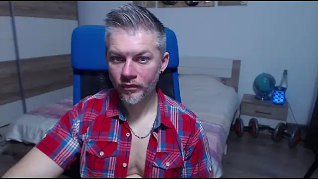 Snapshot of RobbyShawz chatting on December 19, 7:38 pm RobbyShawz online show from December 19, 7:38 pm