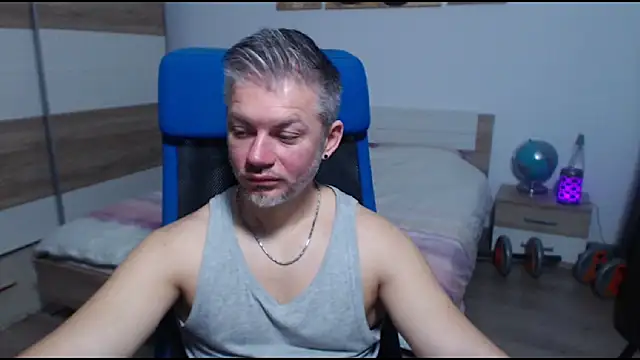 RobbyShawz online show from November 14, 7:45 am