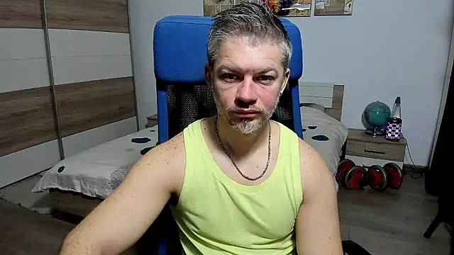 Snapshot of RobbyShawz chatting on January 11, 6:20 am RobbyShawz online show from January 11, 6:20 am