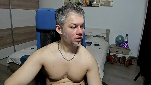 Snapshot of RobbyShawz chatting on February 21, 5:53 am RobbyShawz online show from February 21, 5:53 am