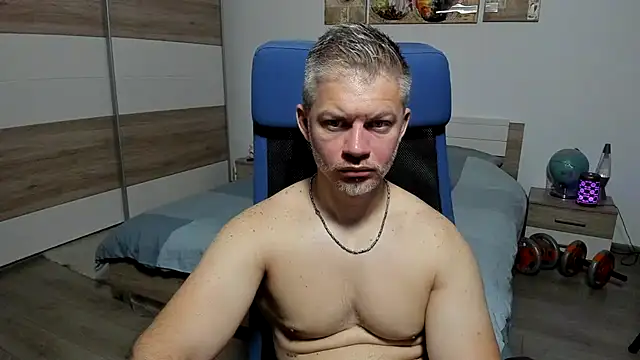Snapshot of RobbyShawz chatting on June 18, 4:11 am RobbyShawz online show from June 18, 4:11 am