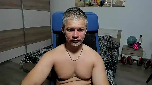 Snapshot of RobbyShawz chatting on July 1, 4:46 am RobbyShawz online show from July 1, 4:46 am