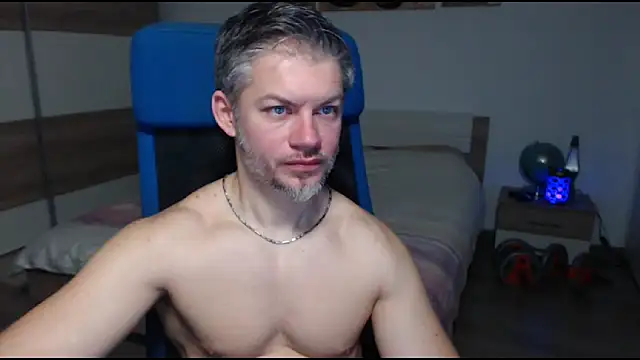 Snapshot of RobbyShawz chatting on February 17, 6:09 am RobbyShawz online show from February 17, 6:09 am